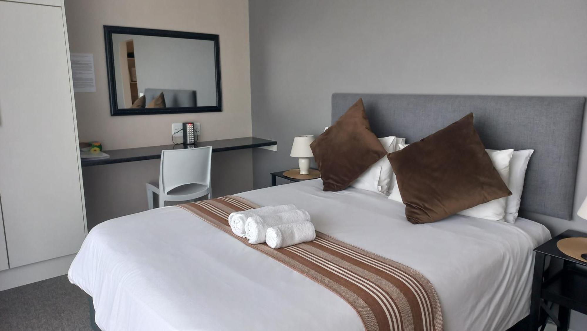 Phoenix Lodge And Waterside Accommodation Книсна Екстериор снимка