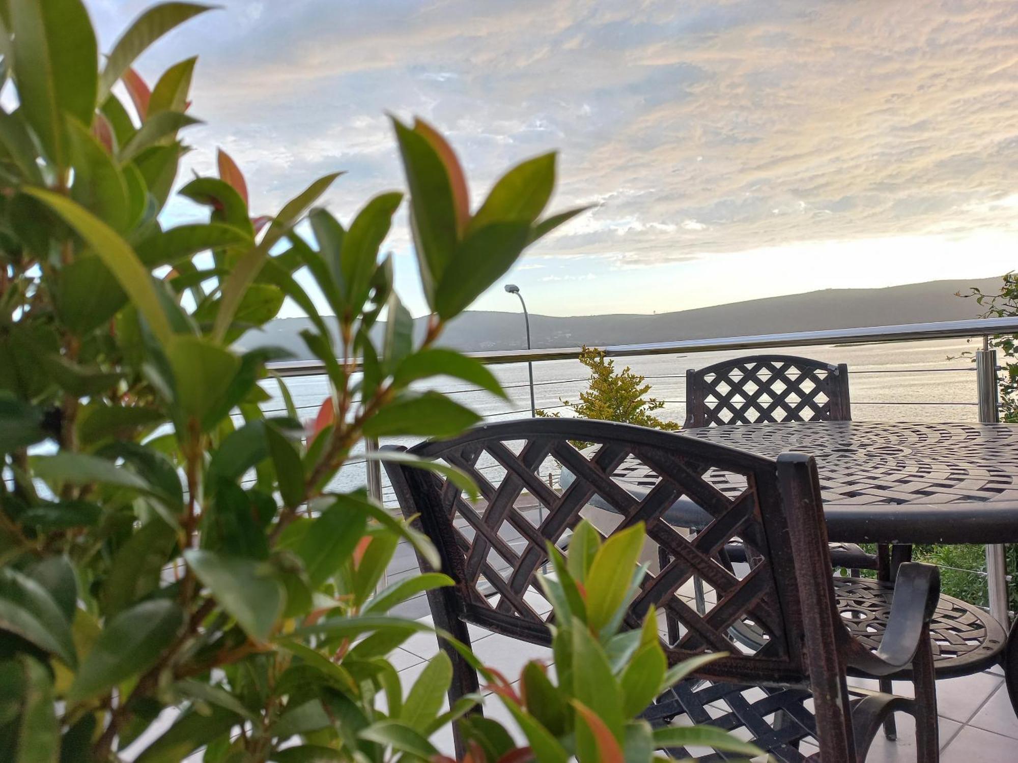 Phoenix Lodge And Waterside Accommodation Книсна Екстериор снимка